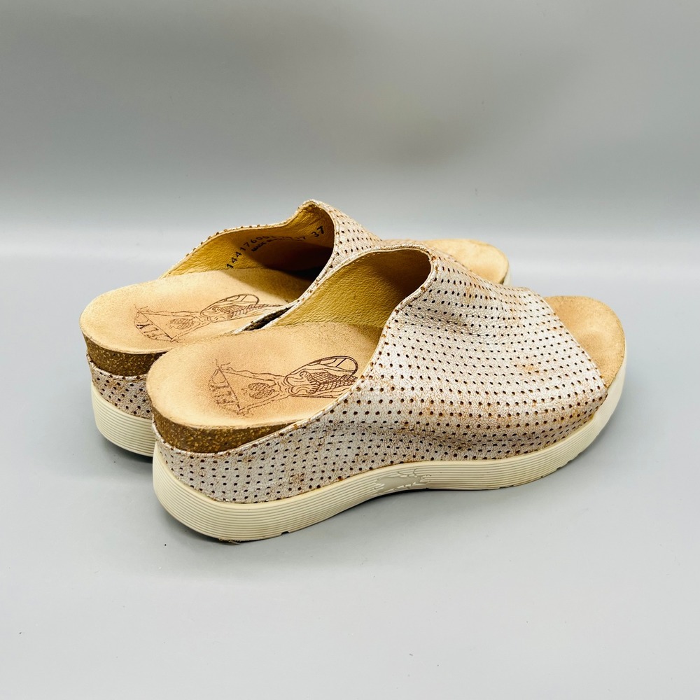 Fly London Sandals Women 6.5 Rose Gold Leather Perforated Platform Slide Shoes - Picture 7 of 10